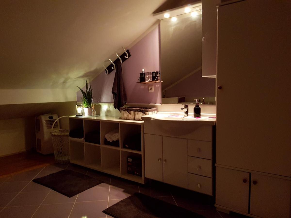 Atelier Apartment *