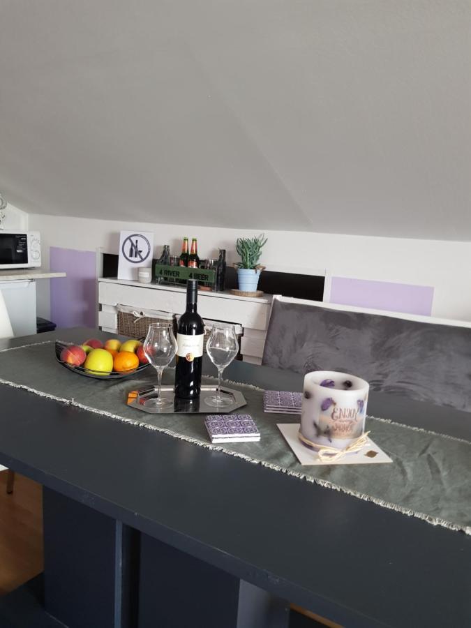Atelier Apartment *