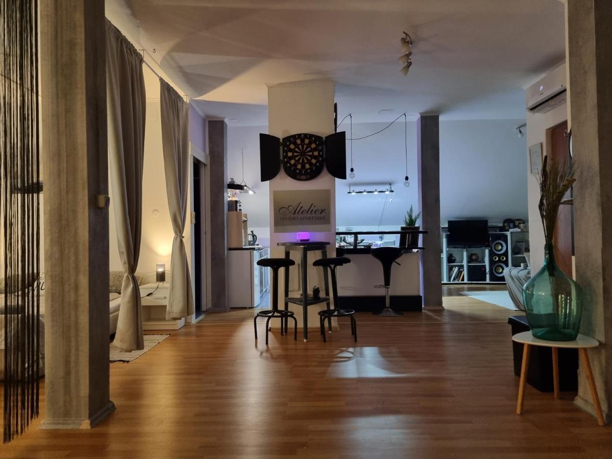 Apartment Atelier *